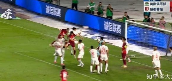 半场：玉昆0-1河南，纳萨里奥破僵，玉昆两进球被吹