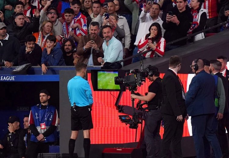 英足总主席要求调查FIFA争议 包括FFE与巴洛贡红牌事件